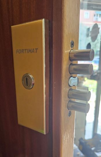escudo-puerta-tecesa-oficial-cerradura-antibumping